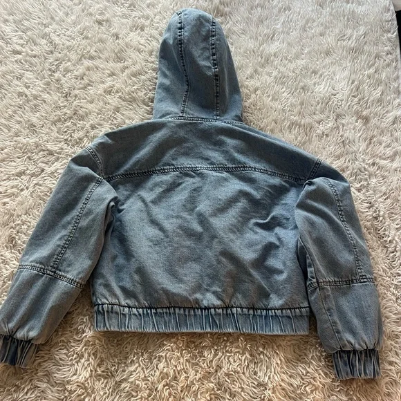 American Eagle Cropped Denim Fur Jacket - Picture 10 of 13